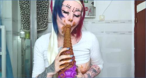 Dirty Betty runs wild in a nasty couple's scat vid, now in 4K