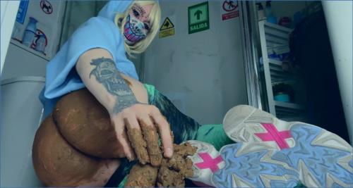 Download Dirty Betty's Triple Pooping Domination - HD Scat Vid Scat-Slaves.net