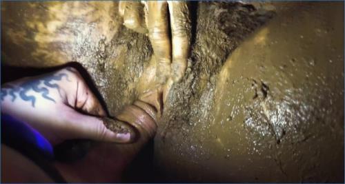 Dirty Betty's Extreme Fetish Scat in UltraHD 4K