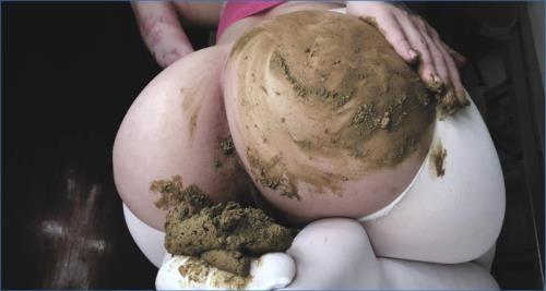 Dirty Betty's Extreme Scat Fetish in UltraHD 4K