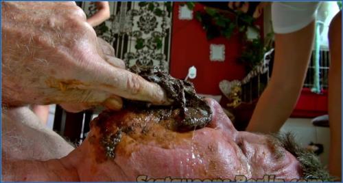 Lady Amy and Lady Atropa Dominate in 2Big Piles Scat Session