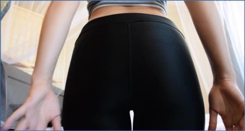 Big Farty Dump in Leggings with PrincessPuckie and Little Puck in FullHD 1080p
