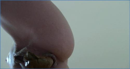 Maria Devot in Intense FullHD Scat and Pissing Scene – Scat-Slaves poster