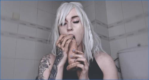 Vintage Mistress Delivers Intense Scat Fetish in FullHD 1080p