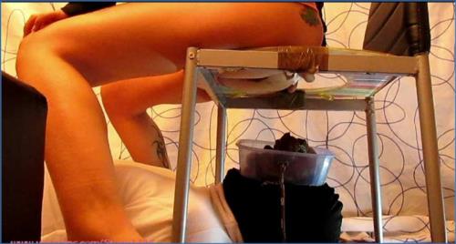 USA Teens Femdom Scat Domination in FullHD Before Going Out – Scat-Slaves poster