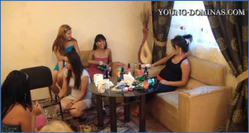 Download Young-Dominas crushes toilet slave in brutal scat vid. HD 720p. Scat-Slaves.net