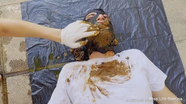 FEEDING MY HUMAN TOILET FROM MY THRONE [SD] Latex, Femdom (Scatbook) – Scat-Slaves poster