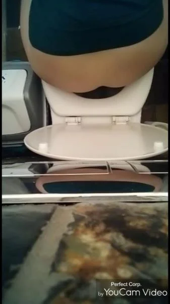 Toy Cars For My Ass [UltraHD 2K] Scat, Solo (Chaturbate.com) – Scat-Slaves poster