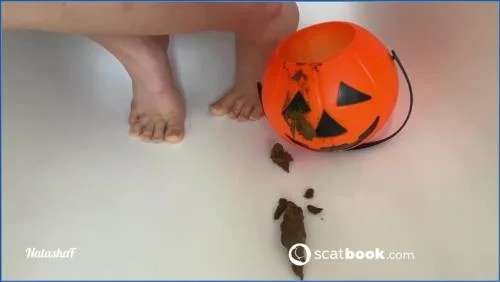 Halloween poop Scat, Efro [HD 720p / 2025] 12.73 MB