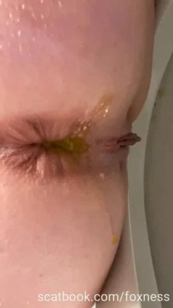Pooping 2 [SD] Amateur, Defecation (Scatbook.com)