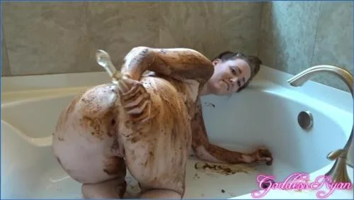 Princess Ryan's Piss Fetish Fun in 4K