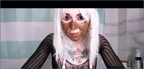 Dirty Betty Scat Color Corn Flakes Food Play by Top Babe Betty in FullHD – Scat-Slaves poster