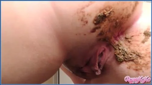 Goddess Ryan Smeared Poo Ass Clean It! Copro and Fart Scat Fetish - related scat video at Scat-Fetish