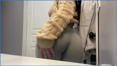 Farting Scat Queen Kitsy Shits and Farts in Extreme Scat Fetish Video - related scat video at Scat-Fetish