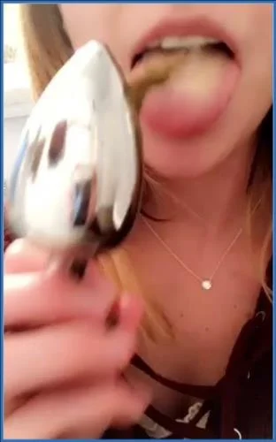LilbuttLex's Extreme Scat Play in HD Fetish porn - scat porn video at Scat-Fetish.com