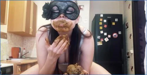 Scatlina's messy Scat Fetish video at Scat Shop - scat porn video at Scat-Fetish.com