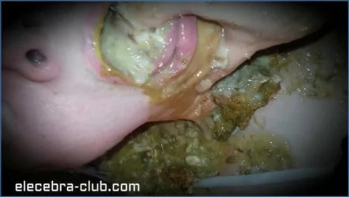 Elecebra's nasty Scat and Pissing clip in FullHD - scat porn video at Scat-Fetish.com