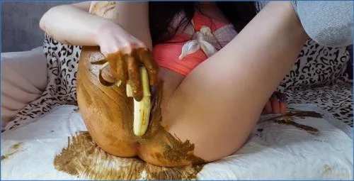 Copro Anna Coprofield Anna and Banana with Shit Panties - scat porn video at Scat-Fetish.com
