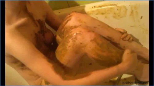 Astra Celestial's Extreme Fetish show in Matilda's Bathtub - scat porn video at Scat-Fetish.com