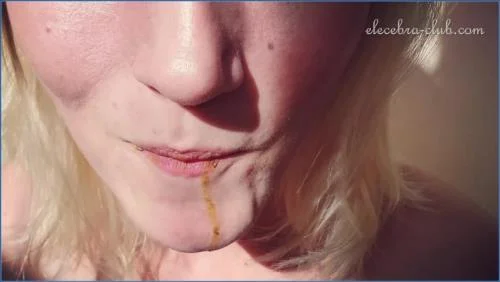 Intense Russian MILF Fetish with Scat and Piss Feeding