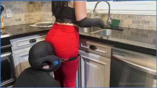 Queen Kitsy Scat Fetish and Femdom Fart Worship in HD – Scat-Slaves poster