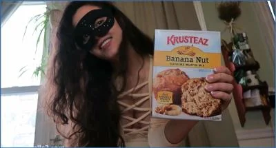 LoveRachelle2's steamy Farting Fun in Banana Butt Muffins - scat porn video at Scat-Fetish.com