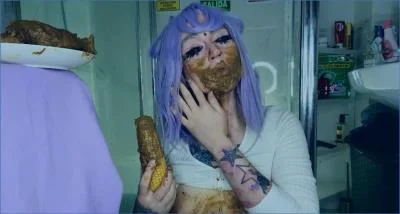 Dirty Betty Shits and Smears in Extreme Couple Scat Run - scat porn video at Scat-Fetish.com