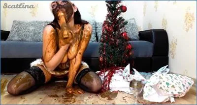 Scat Lina Shits, Smears, Eats, and Smokes - Russian Freak Christmas - related scat video at Scat-Fetish