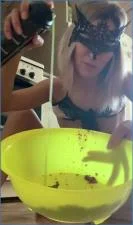 Mistress Lily Defecates in Cream, Masturbates with Dildo, Smears - popular scat video at Scat-Fetish