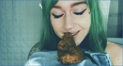 SweetBettyParlour Shits and Smears in Freaky Scat Panty Pooping Play - scat porn video at Scat-Fetish.com