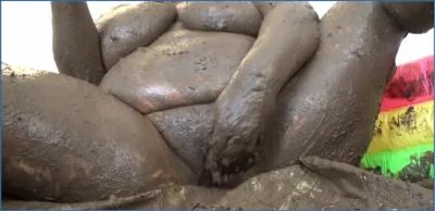 Download Samantha Starfish Defecates and Eats Her Own Shit - A Wild Scat Bout Scat-Fetish.com