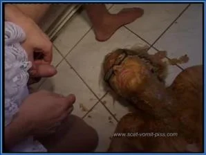 Susan Smears Kaviar on Veronika During Wild Group Enema Scat Run - scat porn video at Scat-Fetish.com