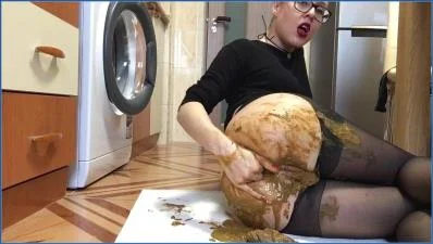 Ella Gilbert - Scat Solo Smearing & Anal Masturbation in Germany - scat porn video at Scat-Fetish.com