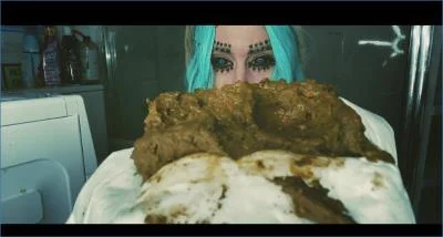 Dirty Betty Shits and Smears in a Wild Russian Couple Scat Bout - popular scat video at Scat-Fetish