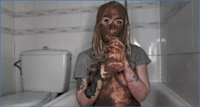 Kaviar Video - Extreme Luxus Scat Play with Peeing and Domination - scat porn video at Scat-Fetish.com