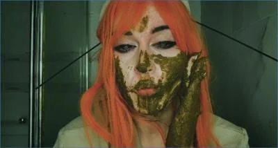 Dirty Betty Takes Command in a Wild Russian Scat and Shitting - scat porn video at Scat-Fetish.com