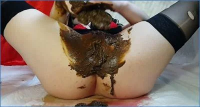 Anna Coprofield Defies Halloween with Bloody Shit-Filled Pussy - scat porn video at Scat-Fetish.com