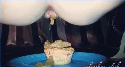 Elecebra's FullHD Scat and Blowjob romp in Shitty Bitter Chocolate Cake - scat porn video at Scat-Fetish.com