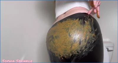 Sophia Sprinkle's Mushy Leather Legging Explosion + Smear Solo Scat video - scat porn video at Scat-Fetish.com