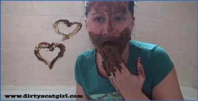 Dirtyscatgirl aka Victoria Stars in Scat In Pantyhose Show - scat porn video at Scat-Fetish.com