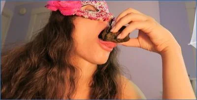 LoveRachelle2 Teases and Humiliates While Sucking Shit Off Her Fingers - related scat video at Scat-Fetish