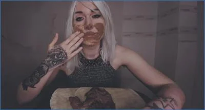 SweetBettyParlour wants to feed her partner her shit in a bizarre and freaky scat fetish video - related scat video at Scat-Fetish