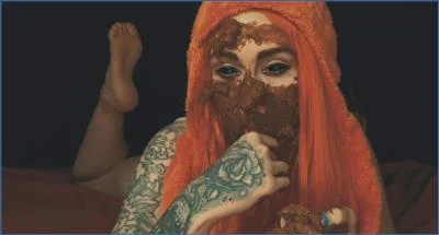 SweetBetty's Bizarre Russian Scat Vid in HD - scat porn video at Scat-Fetish.com