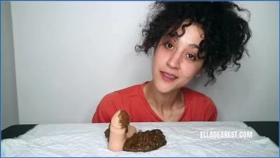 Ella Dearest in Authentic UK Foodplay Action - scat porn video at Scat-Fetish.com