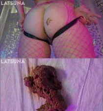 Lady Latsuna's Scat and Foot Fun in HD - scat porn video at Scat-Fetish.com