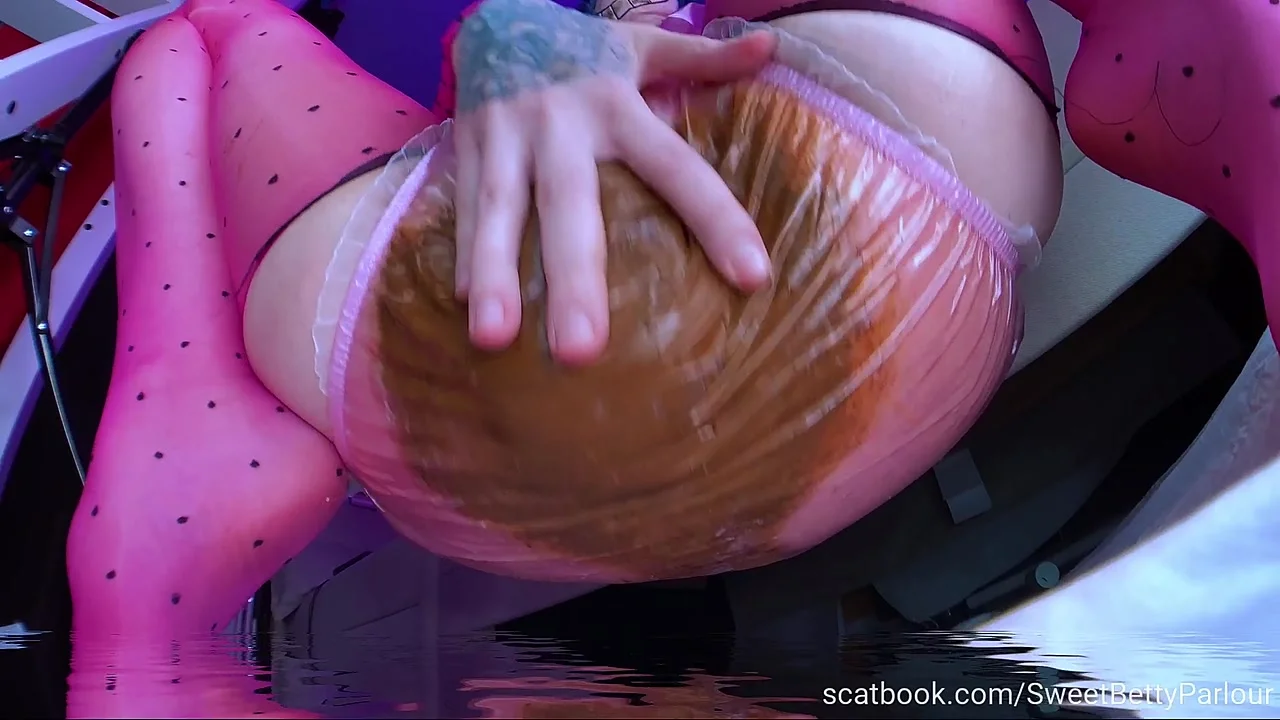 Relaxed Solo Scat with Sweet Betty: A Natural Delight - scat porn video at Scat-Fetish.com